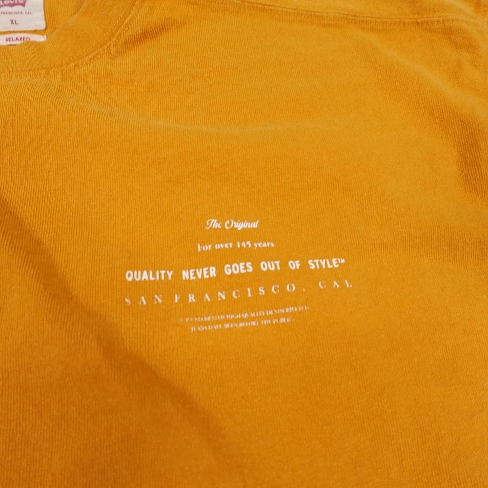 Levi's Sweatshirt Mens XL Yellow Relaxed Fit Crewneck Fleece Logo‎ Pullover